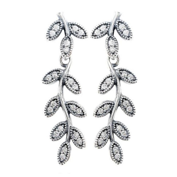 Pandora sparkling leaves necklace and hanging stud earrings set - Picture 4 of 4